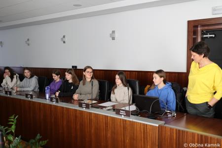 Predstavitev izsledkov raziskovalne naloge na temo analize onesnaženosti vode na Veliki planini (5)